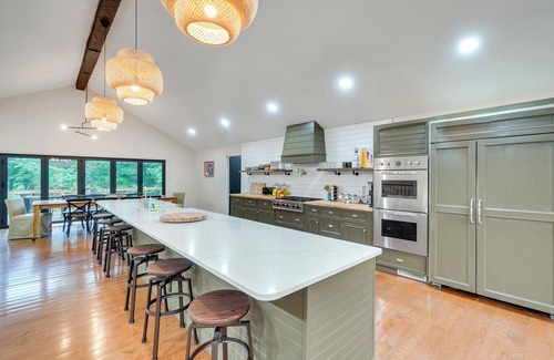 Falling Waters House | Hot Tub & Theater Room: Getaway in Falling Waters