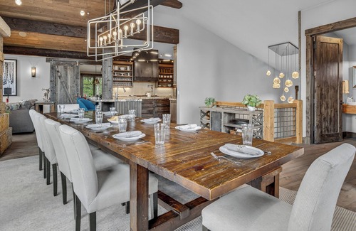 Breckenridge House | Hot Tub + Theatre Room - Summit at Shock Hill