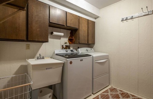 Piedmont House | Hot tub, Wheelchair accessible,