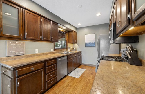 Piedmont House | Hot tub, Wheelchair accessible,
