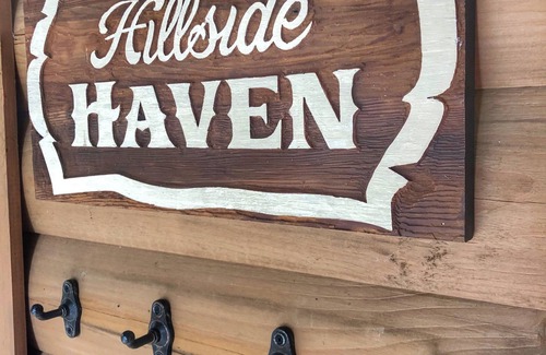 Campton Cabin | Hot Tub, WiFi, Adventure - Family Log Cabin - Hillside Haven - Red River Gorge, Kentucky!