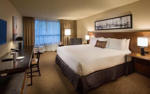 Wilburton Hotel | Hotel 116, A Coast Hotel Bellevue