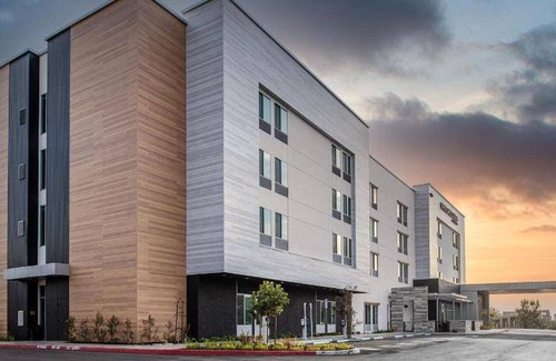Redlands Hotel | Hotel ∙ 127 guests