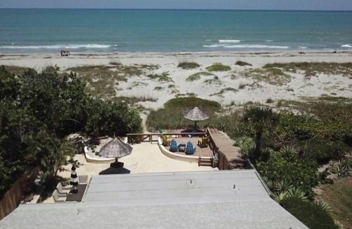 Cocoa Beach Hotel | Hotel ∙ 127 guests