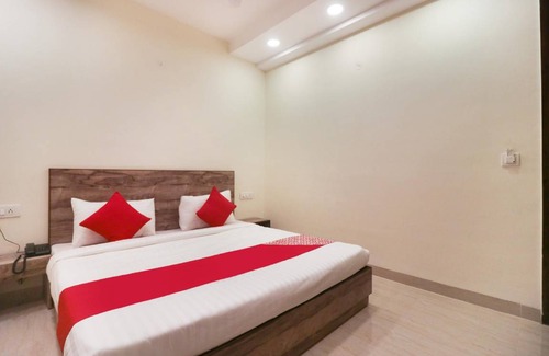 Gurugram Hotel | Hotel ∙ 2 guests