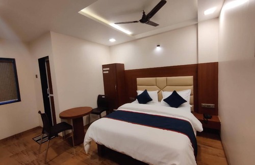 Dombivili Hotel | Hotel ∙ 2 guests