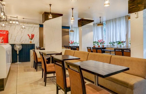 Pimpri Colony Hotel | Hotel ∙ 3 guests