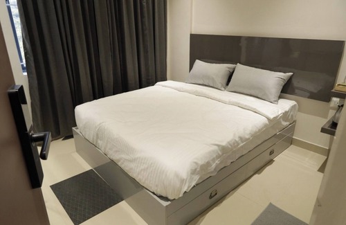 Phase 4 Hotel | HOTEL.327