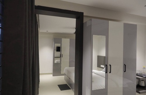 Phase 4 Hotel | HOTEL.327