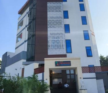 Pune Hotel | HOTEL 36 SPOON Lodging