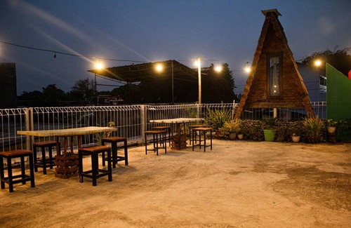 Surakarta Hotel | Hotel ∙ 4 guests