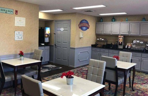 Roanoke Rapids Hotel | Hotel ∙ 5 guests