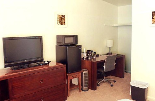 Frontier Hotel | Hotel ∙ 6 guests