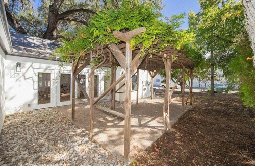 Uvalde Hotel | Hotel ∙ 7 guests