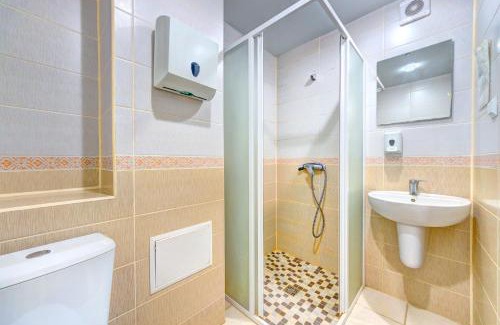 Holosiivskyj Hotel | Hotel 7F