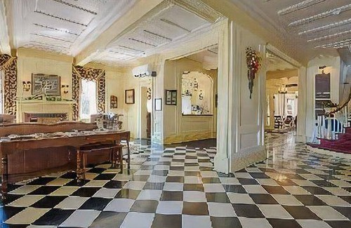 Cazenovia Hotel | Hotel ∙ 8 guests