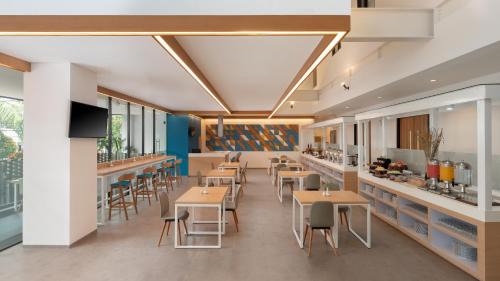 Melawai Hotel | Hotel 88 Blok M Jakarta By WH