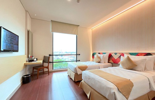 Surabaya Hotel | Hotel 88 Embong Malang by WH