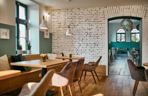 Osecna Hotel | Hotel a Hostinec Slunce