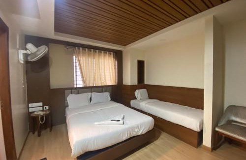 Gandhi Nagar Hotel | HOTEL A M GARDEN