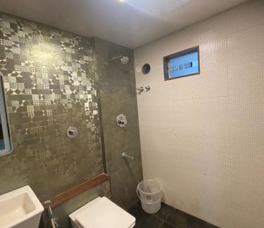 Gandhi Nagar Hotel | HOTEL A M GARDEN