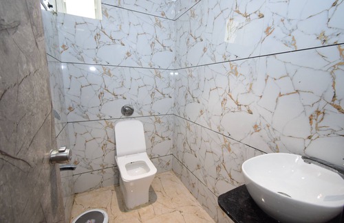 Vastrapur Hotel | Hotel A1 Vastrapur