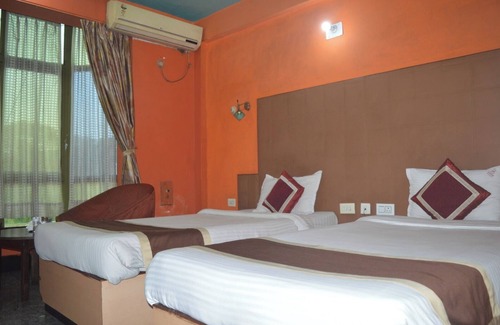 Kiriburu Hotel | Hotel Aadhar Barbil