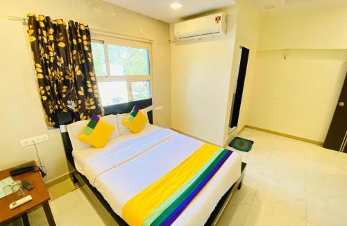 Navrangpura Hotel | Hotel Aakash Navrangpura