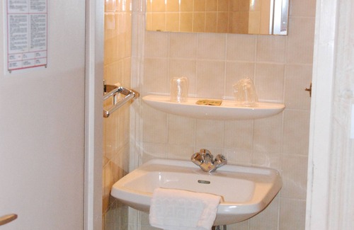 Lourdes Hotel | Hotel Acropolis