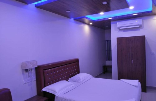 Mannarkkad Hotel | HOTEL AL FAYEDA TOWER MANNARKKAD