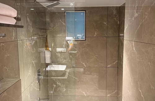 Jogeshwari West Hotel | Hotel Alfa Suites