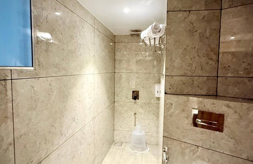 Jogeshwari West Hotel | Hotel Alfa Suites