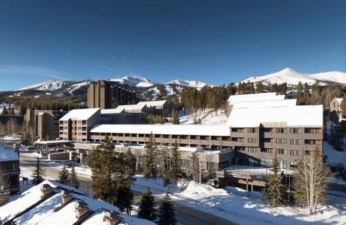 Peak 9 Resort | Hotel Alpenrock Breckenridge, Curio Collection by Hilton