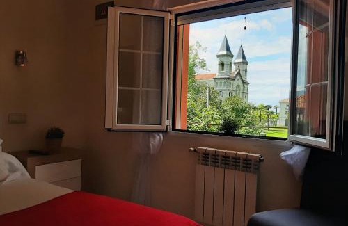 El Pito Hotel | Hotel Alvaro frente Palacio-Museo Selgas