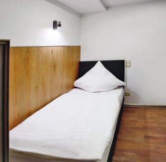 Oebisfelde Hotel | Hotel Am Markt