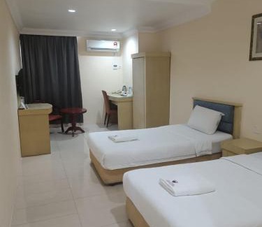 Victoria Hotel | HOTEL AMBASSADOR 2