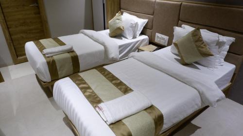 Andheri West Hotel | HOTEL AMBER PARAMOUNT