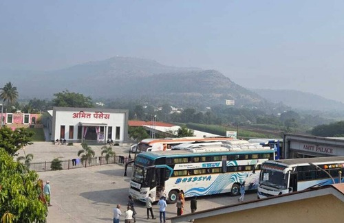Ghodegaon Hotel | Hotel Amit Palace