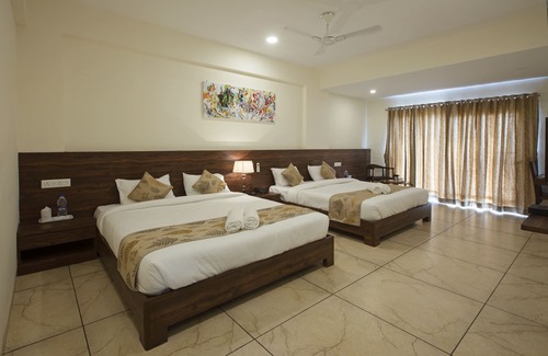 Bhilar Hotel | Hotel Amora Premium
