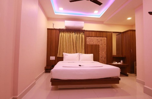 Gandhi Nagar Hotel | Hotel Apple Suites
