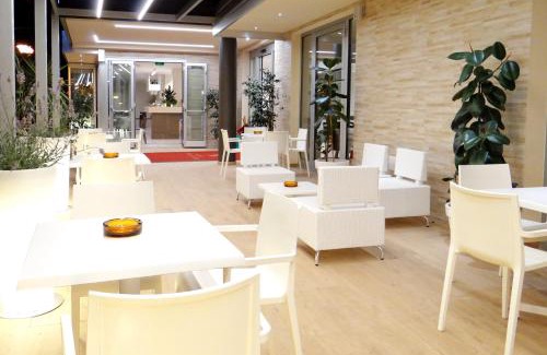 Misano Adriatico Hotel | Hotel Aquila D'Oro