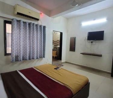 Veraval Hotel | Hotel ARADHANA
