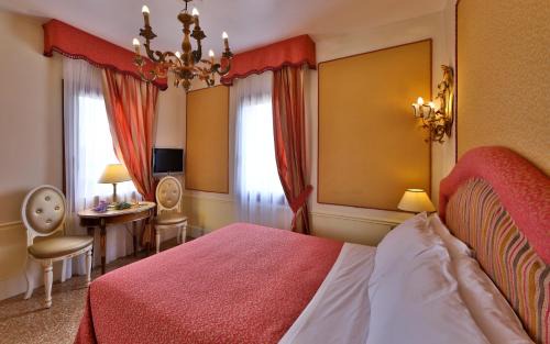 Santa Croce Hotel | Hotel Arlecchino