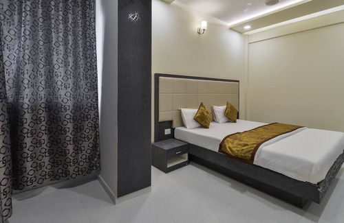 Dadar East Hotel | Hotel Aroma