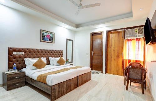 Chhatarpur Bed & Breakfast | Hotel Aron By The Premium Villa
