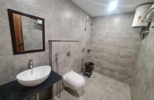 Mayapur Hotel | HOTEL ARSH RFESIDENCY