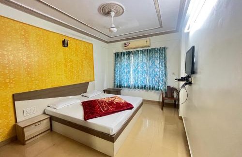 Nathdwara Hotel | Hotel Ashutosh I 300mtr from shreenathji temple I 966o9o1oo6