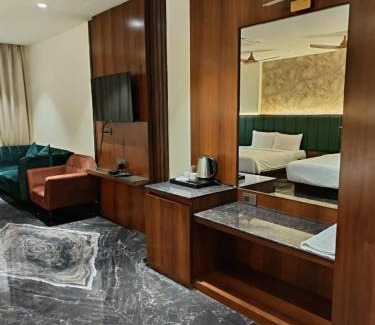 Shahdol Hotel | Hotel Atiraj