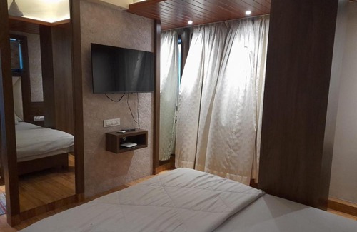 Mumbra Hotel | Hotel Atithi Lodging & Boarding by WB Inn