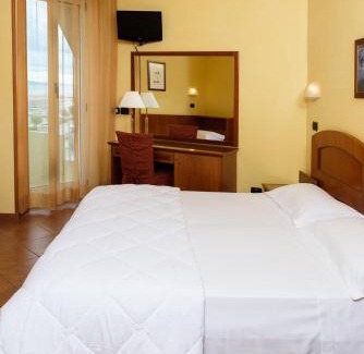 Marina Centro Hotel | Hotel Audi Frontemare